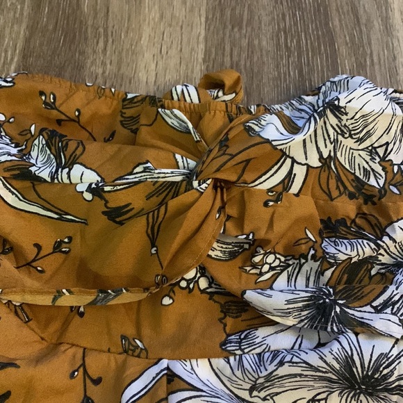 Floral summer romper - Picture 2 of 3